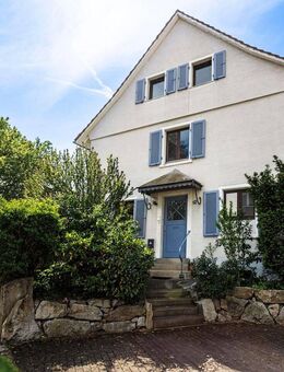 ALTBAU-FLAIR in Weil: DHH mit 4 Zimmern, zentral, mit Garten, Terrasse, 2 Stellplätzen - Weil (Rhein)
