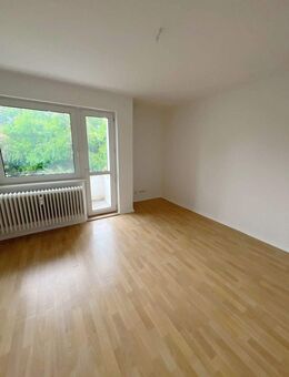 Helle 3-Zimmer-Wohnung mit Balkon und Blick ins Grüne in Salzgitter-Bad - Salzgitter