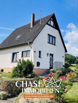 Gepflegtes Wohnhaus in Traumhafter Lage - Idyllisches Wohnen mit TOP-Ausblick in Halle! - Halle (Landkreis Holzminden)