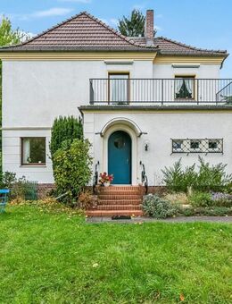 Berlin-Zehlendorf pur: Charismatisches Altbauhaus mit Garten und vielseitigem Potenzial - Berlin