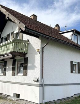 Teilvermietetes Zweifamilienhaus in zentraler Lage von Grafenau zu verkaufen - Grafenau (Bayern)