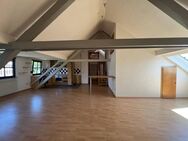 Wunderschöne DG-Wohnung mit Balkon. - Pirmasens