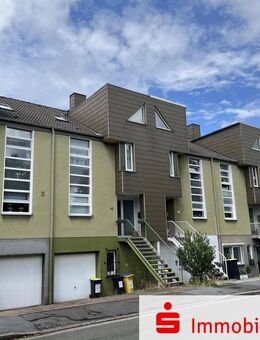 Großzügiges Einfamilienhaus mit 2 Garagen! - Dortmund