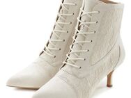 LASCANA Schnürstiefelette in sexy Spitzen Optik, Stiefel