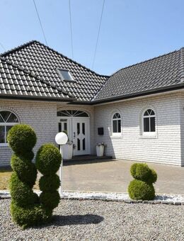 Gepflegter, ausgebauter Bungalow auf großem Grundstück! - Papenburg