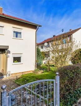 Gepflegte Doppelhaushälfte - solide Basis mit Potenzial. - Kirchheim (Teck)