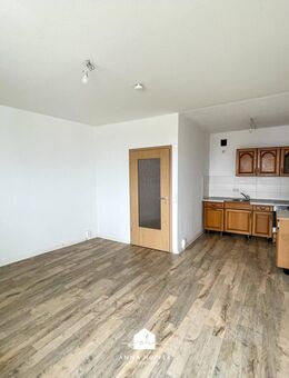 3-Raumwohnung mit Einbauküche und Balkon in Lusan - Gera