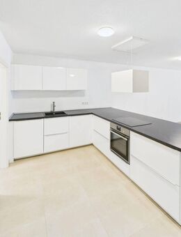 Attraktive 3,5-Zimmer-Wohnung mit Balkon im Herzen der Stadt zu vermieten ! - Sindelfingen