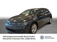 VW Golf, 1.5 TSI Life Allwetter, Jahr 2022 - Berlin