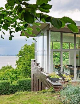 Hoch über dem Plöner See in Naturlage - Architektur trifft Aussicht! - Nehmten