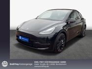 Tesla Model Y, Performance Dual Motor AWD, Jahr 2022 - Bordesholm