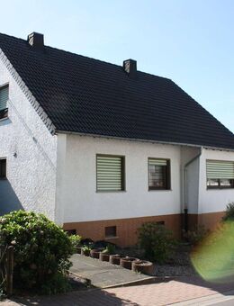 Solides Zweifamilienhaus in dörflicher Umgebung - Caan