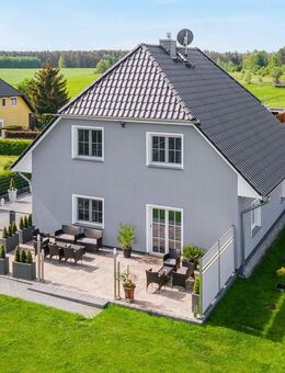 A+ Energieeffizienz, Luftwärmepumpe, Photovoltaik, Einbauküche: Modernes Einfamilienhaus Falkenberg - Falkenberg (Brandenburg)