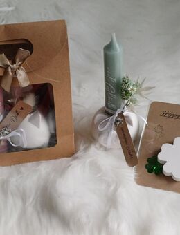 Geschenk Set Glückschweinchen Kerzenständer Kerze " viel Glück " Kleeblatt Geschenkverpackung - Rheinbach