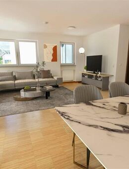 Schicke 3 Zi -Stadtwohnung mit Balkon, Aufzug und TG-Stellplatz optional. - Bad Kissingen