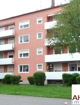 ** Helle und geräumige 3-Zimmer-Wohnung mit großer Loggia ** - Straubing