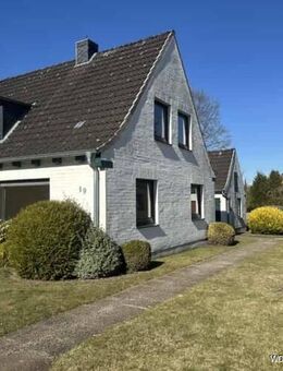 Nortorf in Stadtparknähe- Gepflegte Doppelhaushälfte mit sonnigem Grundstück - Nortorf (Landkreis Rendsburg-Eckernförde)
