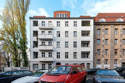 2 Zimmer mit *Balkon*: Gründerzeit-Wohnung im beliebten Friedrichshain - nahe Volkspark!