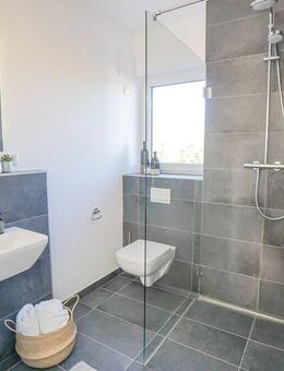 RESERVIERT! Luxus trifft Freiraum: 2-Zimmer-Neubau mit Balkon - Ihr privates Paradies! - Kümmersbruck