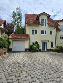 Doppelhaushälfte mit 208m², 5 Schlafzimmer, 3 Badezimmern & Kamin - Sofort verfügbar! Nähe Ramstein - Niedermohr