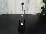 Perpetuum Mobile Schreibtisch-Accessoire Deko 4,- - Flensburg