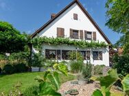Einzigartig - Exklusives Einfamilienhaus mit schönem großen Garten in Veitsbronn - Veitsbronn
