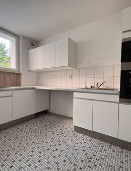 Charlottenburg: Eislebener Str: LEERE 4-Zi-Whg, 92m² - 1.OG + SÜD-Loggia - FREI ab SOFORT - Berlin