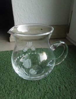 Glas Krug Gießer Vase 10,5 cm Blumen-Dekor Deko 2,50 - Flensburg