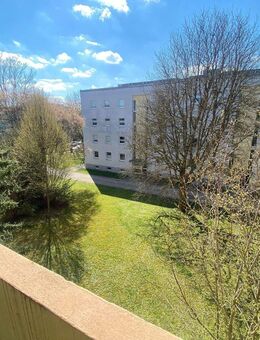 Großzügige 3-Zimmer-Wohnung mit Loggia in ruhiger Lage für Selbstnutzer und Kapitalanleger - München