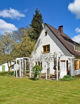 Lebe. Liebe. Lache. Charmantes Einfamilienhaus mit Teilkeller auf über 1.300 m² sonnigem Grundstück - Dassendorf