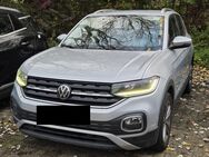 VW T-Cross, 1.0 TSI Style RKam, Jahr 2022 - Rüsselsheim