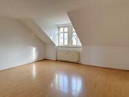 Tolle Dachgeschoss-Maisonettewohnung mit super Blick über die Stadt // Auf Wunsch mit EBK - Chemnitz