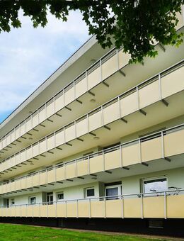 2-Zimmer-Eigentumswohnung mit Süd-Loggia, Stellplatz und zuverlässiger Mieterin! - Arnsberg