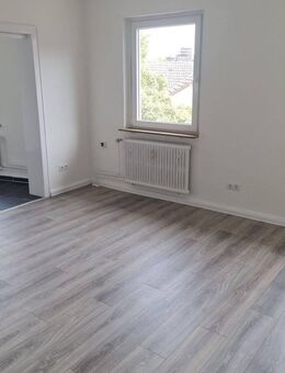 Renovierte 3-Zimmer-Wohnung im 3. Obergeschoss zu vermieten! - Duisburg