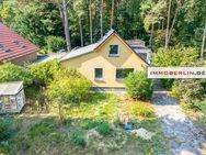 IMMOBERLIN.DE - Toplage: Haus auf großzügigem Baugrundstück am Wald in See- & Strandnähe - Berlin