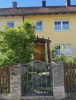 Brück Immobilien - 7-Zi.-Reiheneckhaus mit Potenzial -ca. 430 m² Grund - Renovierungsobjekt - Freising