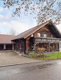 Exklusives Holzhaus inkl. Einliegerwohnung in bevorzugter Lage von Eggenfelden - Eggenfelden