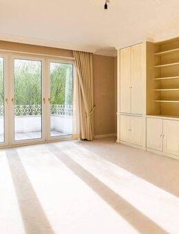 Traumhafte 3-Zimmer-Wohnung über zwei Ebenen in Düsseldorf-Golzheim - Düsseldorf