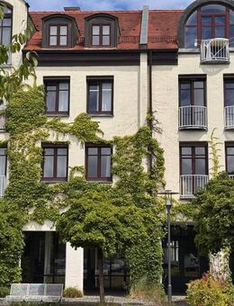 Solides Mehrfamilienhaus mit 8 Wohneinheiten und Gewerbeeinheit in begehrter Lage von Ottobrunn - Ottobrunn