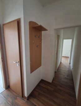 Objekt-Nr.: 8724 - bezugsfreie 1-Zimmer-ETW (jetzt 2-Zimmer) mit Wanne im EG in Plauen - Plauen