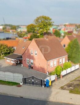 Großzügig - Doppelhaus mit acht Zimmern und pflegeleichtem Grundstück - Emden