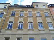 KAPITALANLAGE: Gut geschnittene 3-Raum-Etagenwohnung nahe Zentrum mit West-Balkon und Stellplatz | Vermietet | Ruhige Lage in Haselbrunn! - Plauen