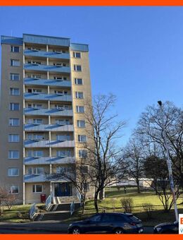 Sanierte 2-Raum-Wohnung mit Aufzug, Balkon und Blick ins Grüne! Küche und Bad mit Fenster! - Gera