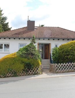 In attraktiver Höhenlage von Taunusstein-Bleidenstadt steht dieses massiv gebaute, freistehende Einfamilienhaus - Taunusstein