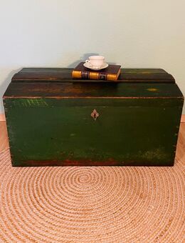 Truhe, Aussteuertruhe, antik, 1890er, Beschläge, Aufbewahrung, farbliche Patina, Landhaus - Gundelsheim Zentrum