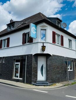 Zwei Eingänge für zwei Generationen - energieeffizient wohnen auf 235?m² mit Dachterrasse - Alfter