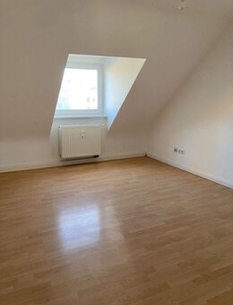 Schnuckelige 2 Zimmer DG-Wohnung im Herzen der Nordstadt - Pforzheim