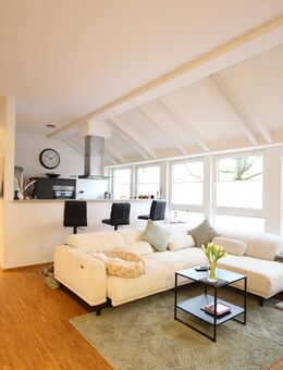 4 Zi.,loftähnliches wohnen, gr. Wohnb. m.offener EBK, ideal f. 3 Personen ,Balkon, Gäste-WC, Du.und Wa, sep. Gästebereich - Hannover
