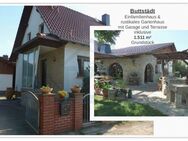 Einfamilienhaus und rustikales Gartenhaus mit Garage inklusive 1.511 m² Grundstück in Buttstädt - Buttstädt