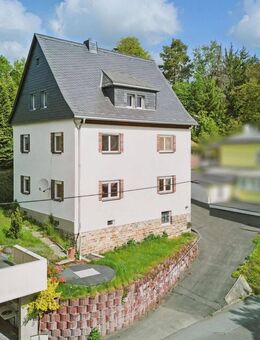 Massives Haus mit Dachterrasse, großem Nebengelass, vielen Gestaltungsmöglichkeiten - Gornsdorf